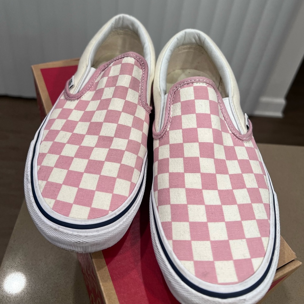 Gently Used Vans! Limited edition soft pink checkerboard!